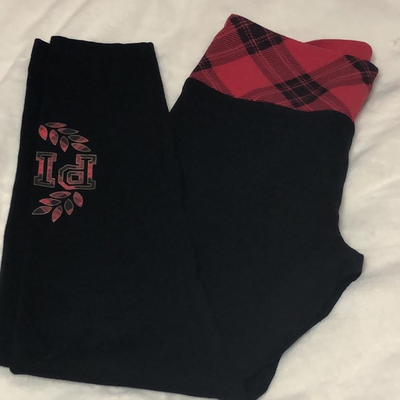Gently used Pink Holiday leggings Available 1/26/22 - Picture 2 of 10